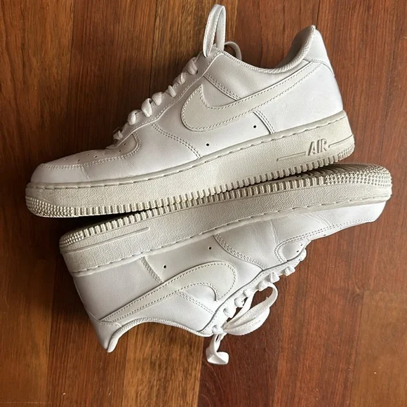 White Nike air forces - Picture 3 of 4